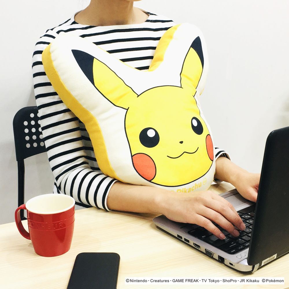 オファー girlish pikachu でっかいフェイスクッション ふわふわオシャレ