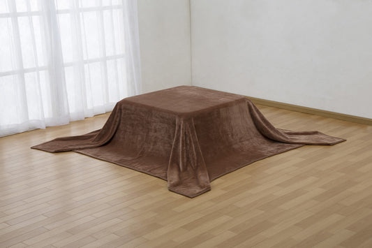 Moisture-absorbing and heat-generating large-sized kotatsu blanket