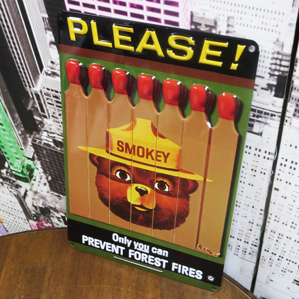 エンボスメタルサイン SMOKEY BEAR