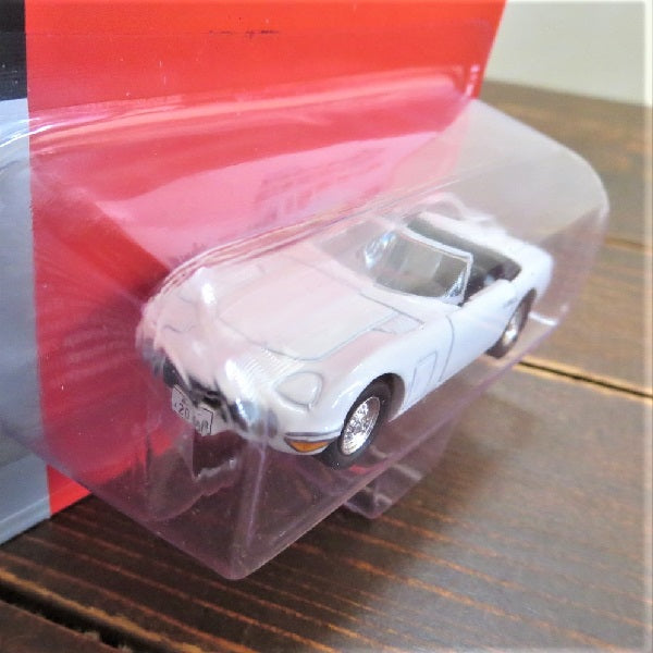 JOHNNY LIGHTNING 1:64 James Bond 007 You Only Live Twice 1967 Toyota 2000GT ミニカー