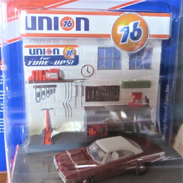 JOHNNY LIGHTNING 1:64 Union 76 Just Oil Change Please - 1970 Dodge Super Bee ミニカー