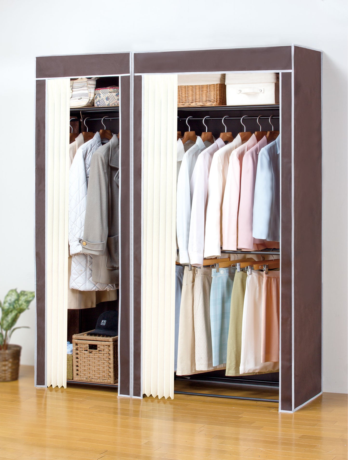 Closet hangers with selectable covers