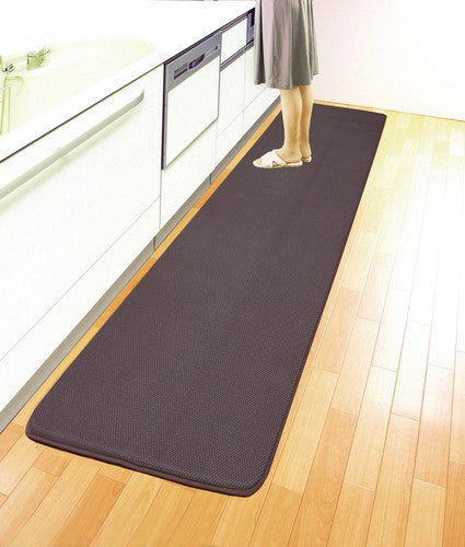 Washable kitchen mat that is gentle on your feet and back