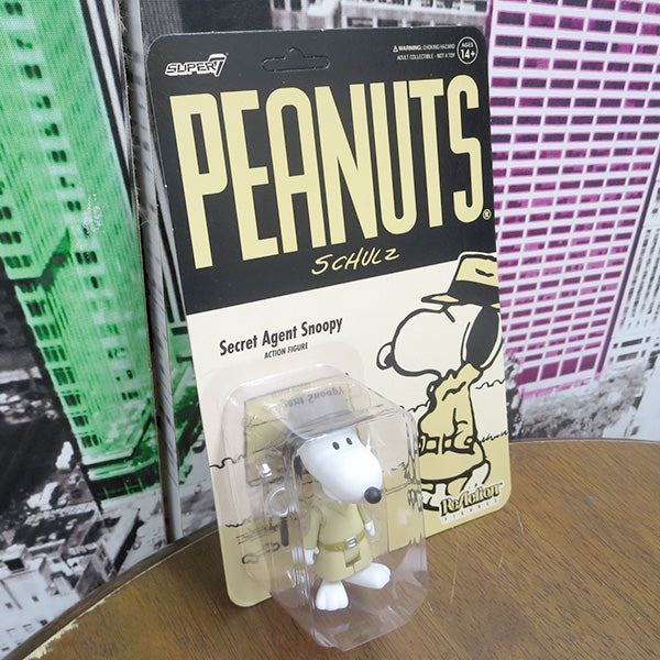 SUPER 7 REACTION FIGURE PEANUTS SECRET AGENT SNOOPY [Snoopy]