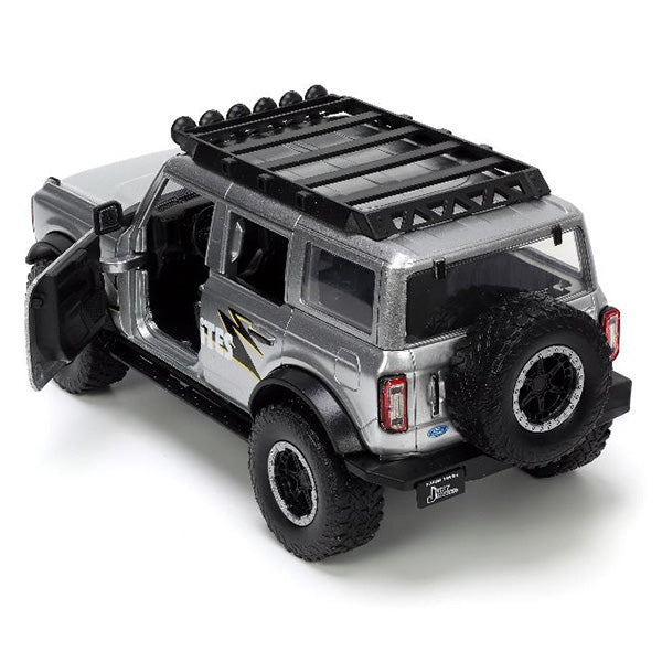 JADATOYS 1:24 JUST TRUCKS w/RACK &amp; WHEELS  2021 FORD BRONCO ミニカー