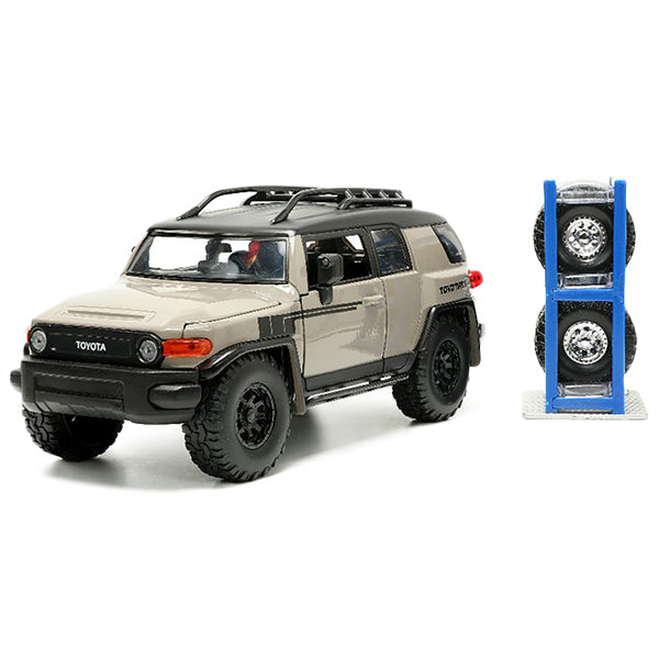 JADATOYS 1:24 JUST TRUCKS w/RACK &amp; WHEELS  TOYOTA FJ CRUISER ミニカー