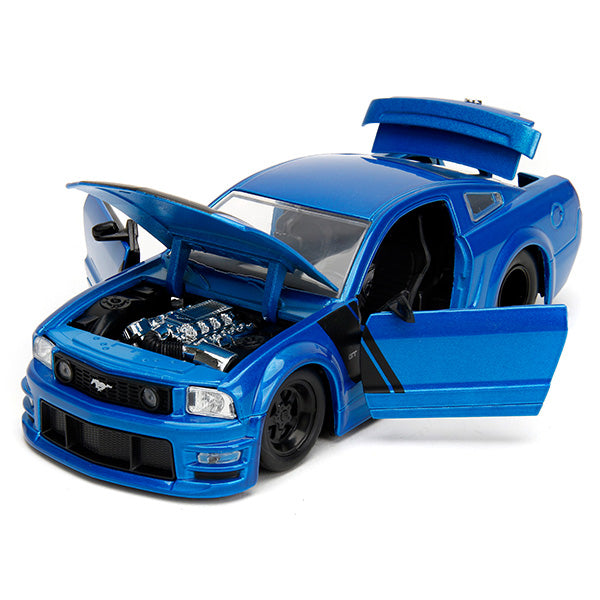 JADATOYS 1:24 BTM  2006 Ford Mustang GT ミニカー