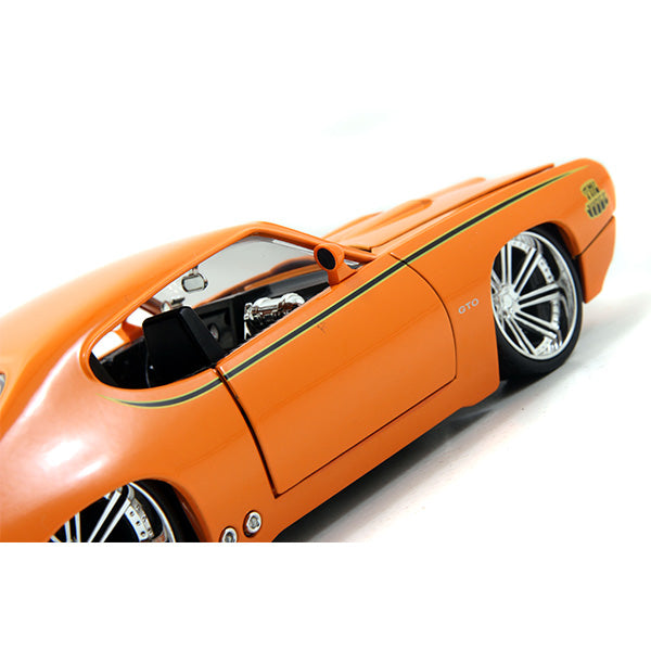 JADATOYS 1:24 BTM  1969 Pontiac GTO Judge ミニカー