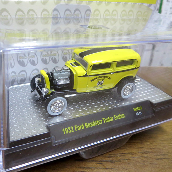 M2 MACHINES 1:64 MOONEYES 1932 Ford Tudor Sedan [Mooneyes] Minicar