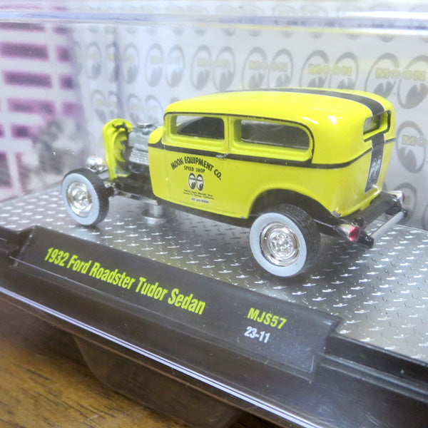 M2 MACHINES 1:64 MOONEYES 1932 Ford Tudor Sedan [Mooneyes] Minicar