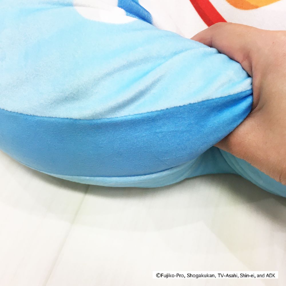 Chewy die-cut cushion Doraemon 23